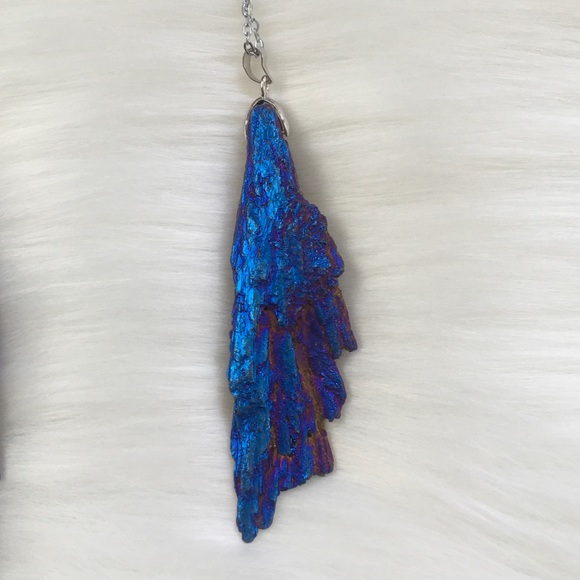 New Amazing Platinum Plated Raw Tourmaline Crystal Feather Pendant Necklace - Picture 5 of 11